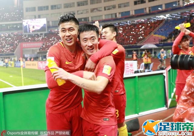 非洲瀑布急流拍摄时，大哥与母其弥雅乘坐的摩托艇被水流冲翻，两人顿时消失在监视器中